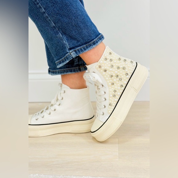 NWT Azalea Wang White Pearl/ Rhinestone High Top Sneakers. - Picture 3 of 11